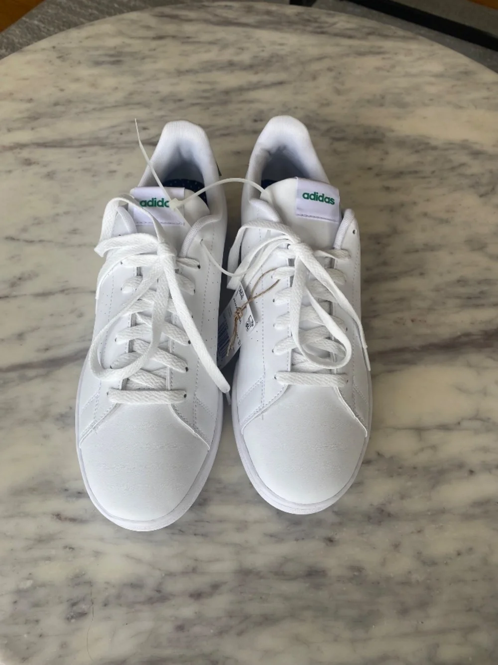 Men's NWT White, Adidas Cloudfoam Sneakers, Size 91/2